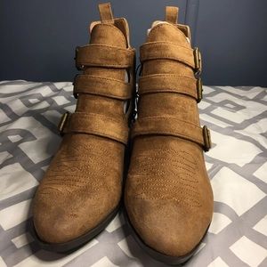 Universal Thread Shoes - Women’s booties Universal Thread Shoes - Women’s booties
